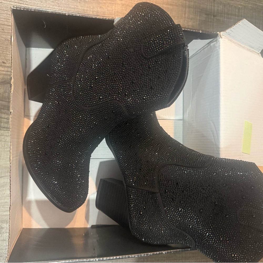 Torrid Stretch Embellished Bootie Black Size 7.5 WW Rhinestone Zip New with Box